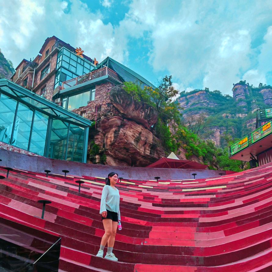 燕子（君艳超市）