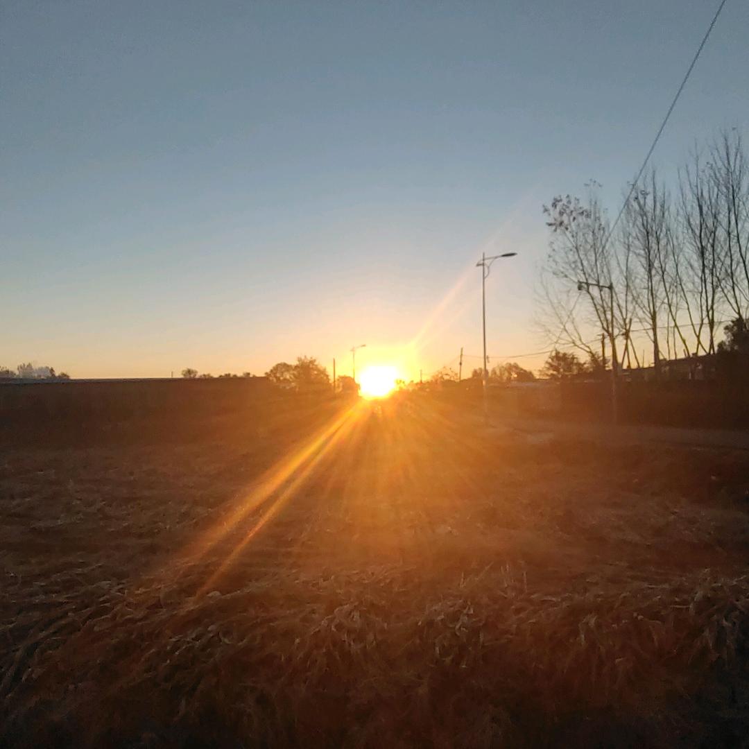 快乐每一天啊＼(^▽^)／！