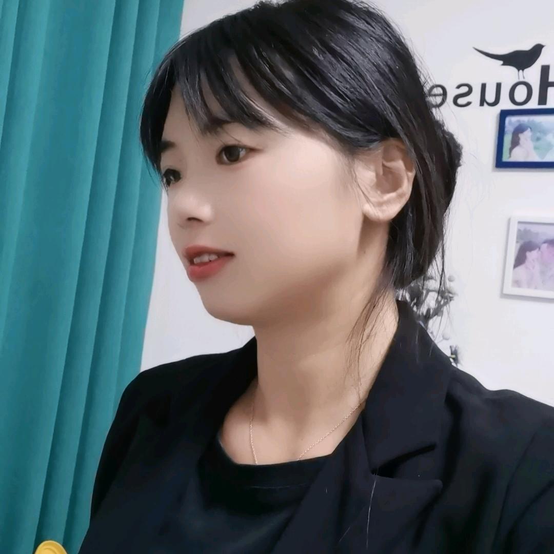 镇远羊场卖豪爵摩托车的肖琴