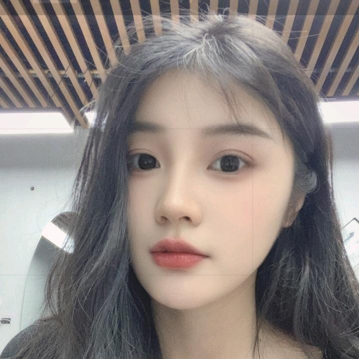 香香爱喝水