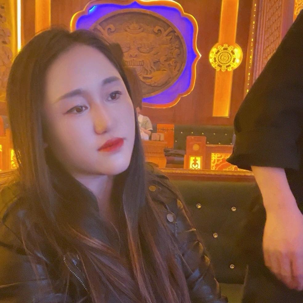 杯中倒满无情酒 敬自己