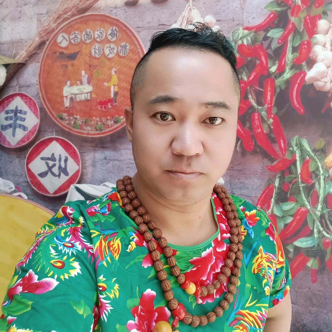小黄鱼爱美食