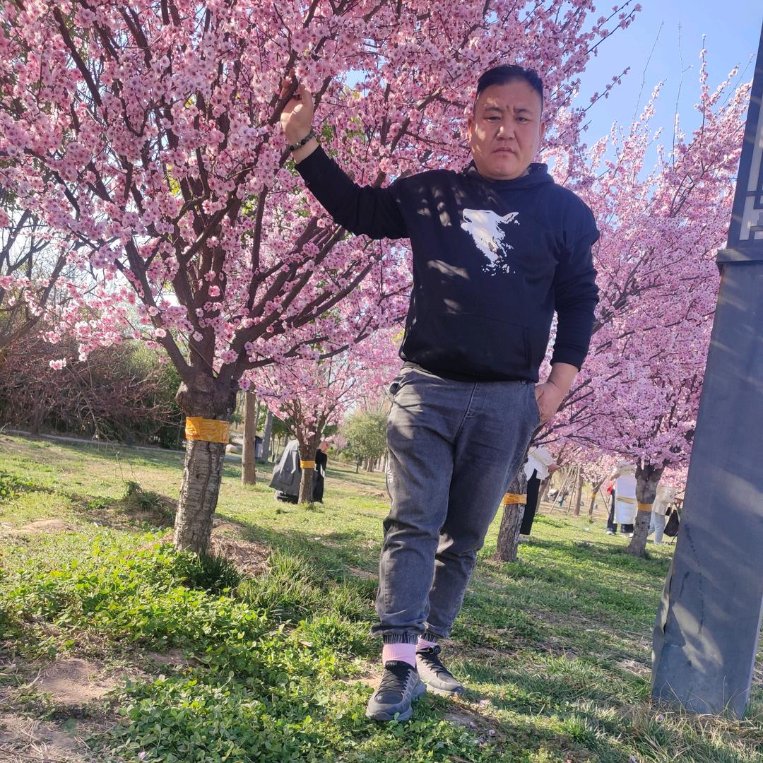 有钱都有缘，没钱不用谈。以前恨自己。