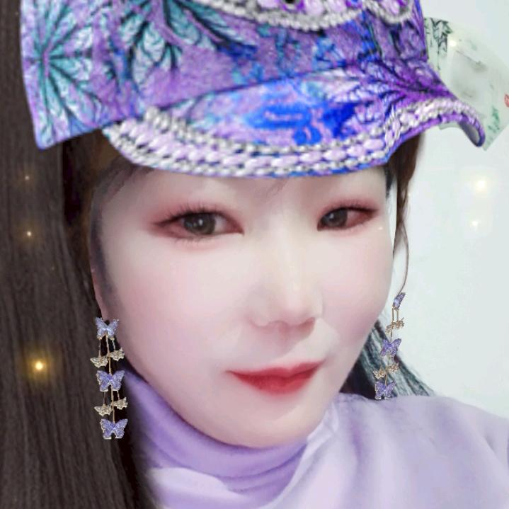 雪中寒梅爱跳舞