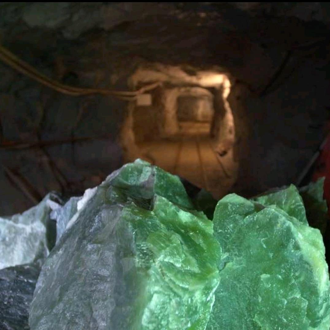 源头玉矿人生路