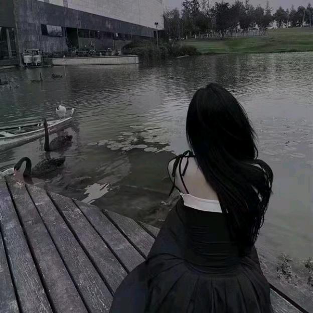 忆年华˃˄˂̥̥头像