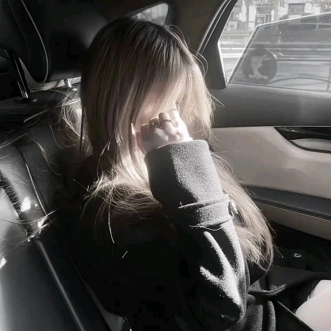 巨大的蘑菇伞柄