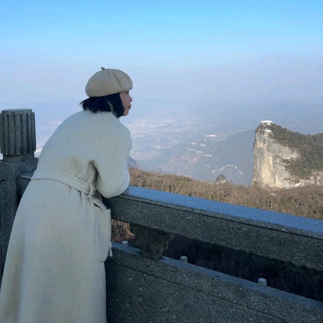 鲁桥镇万宝楼对面小袁（窗帘）