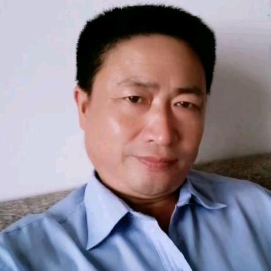 梁巨初