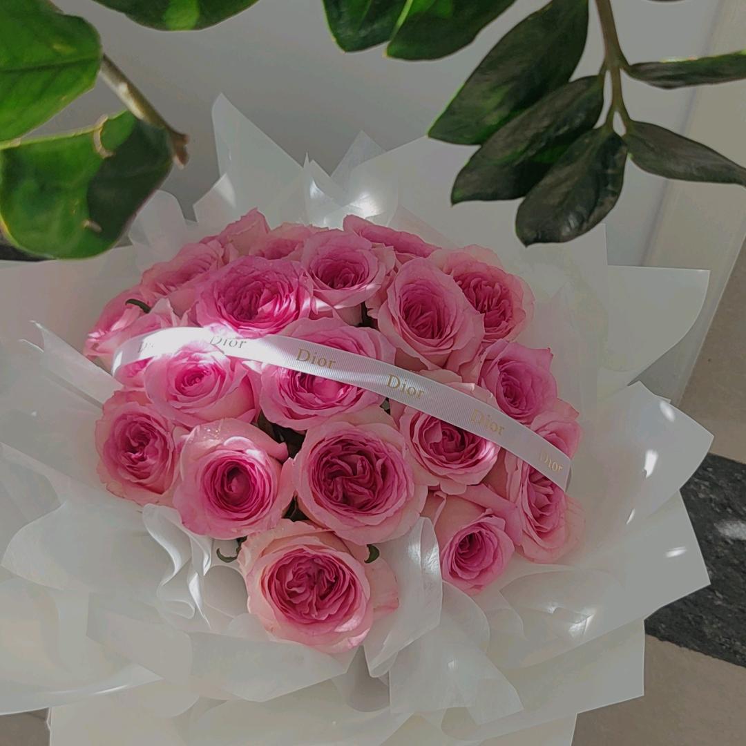 大弯弯（花艺工作室）