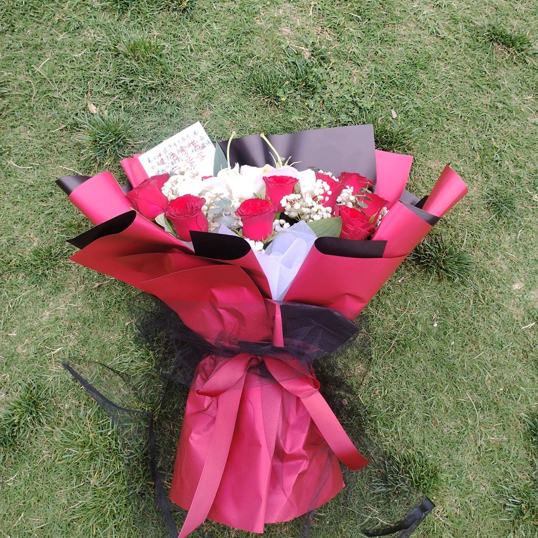 浅浅一笑(*^ω^*)