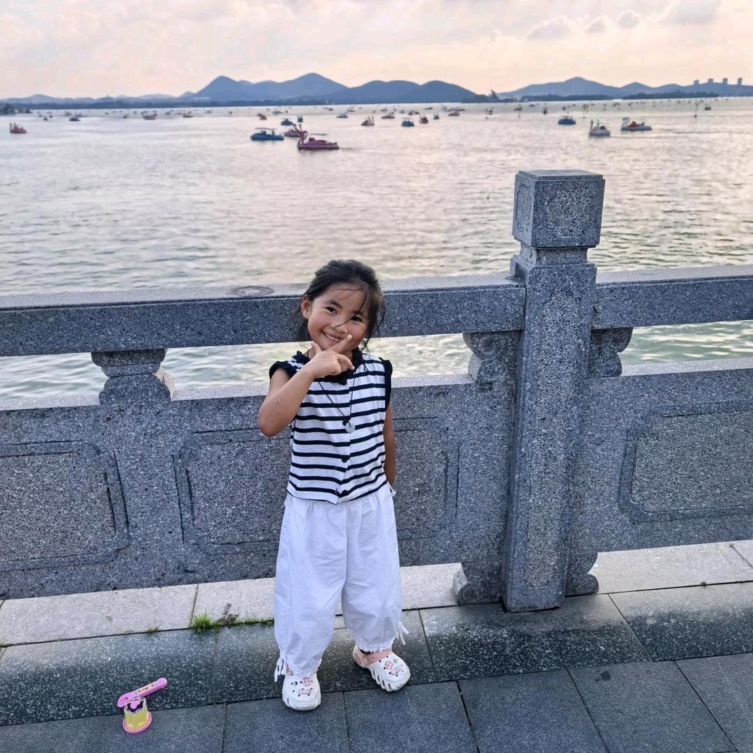 姐姐: ℳɬꪖꪀᧁ唐ꦿ҉