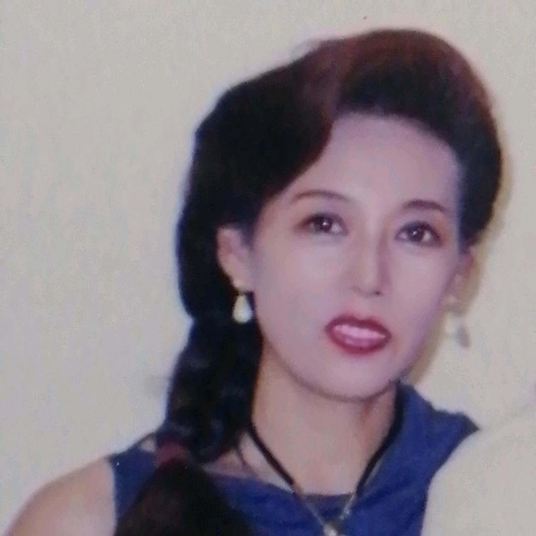 莉莉