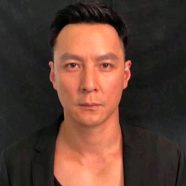 我见青山多妩媚，料青山见我应如是