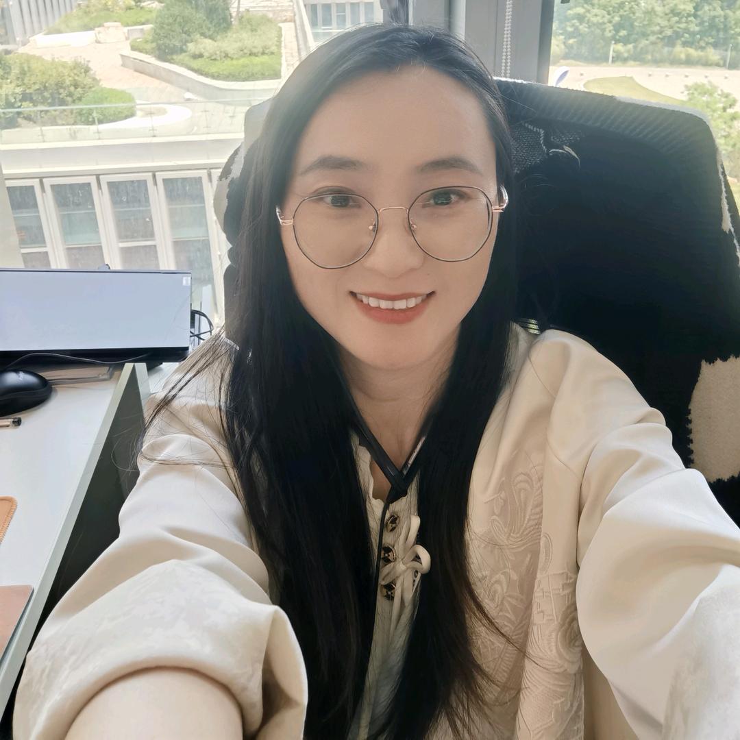 满月呀（助力号）22：30开播号在主页