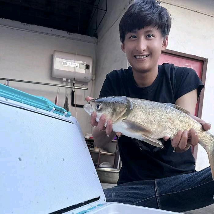 来米台球俱乐部