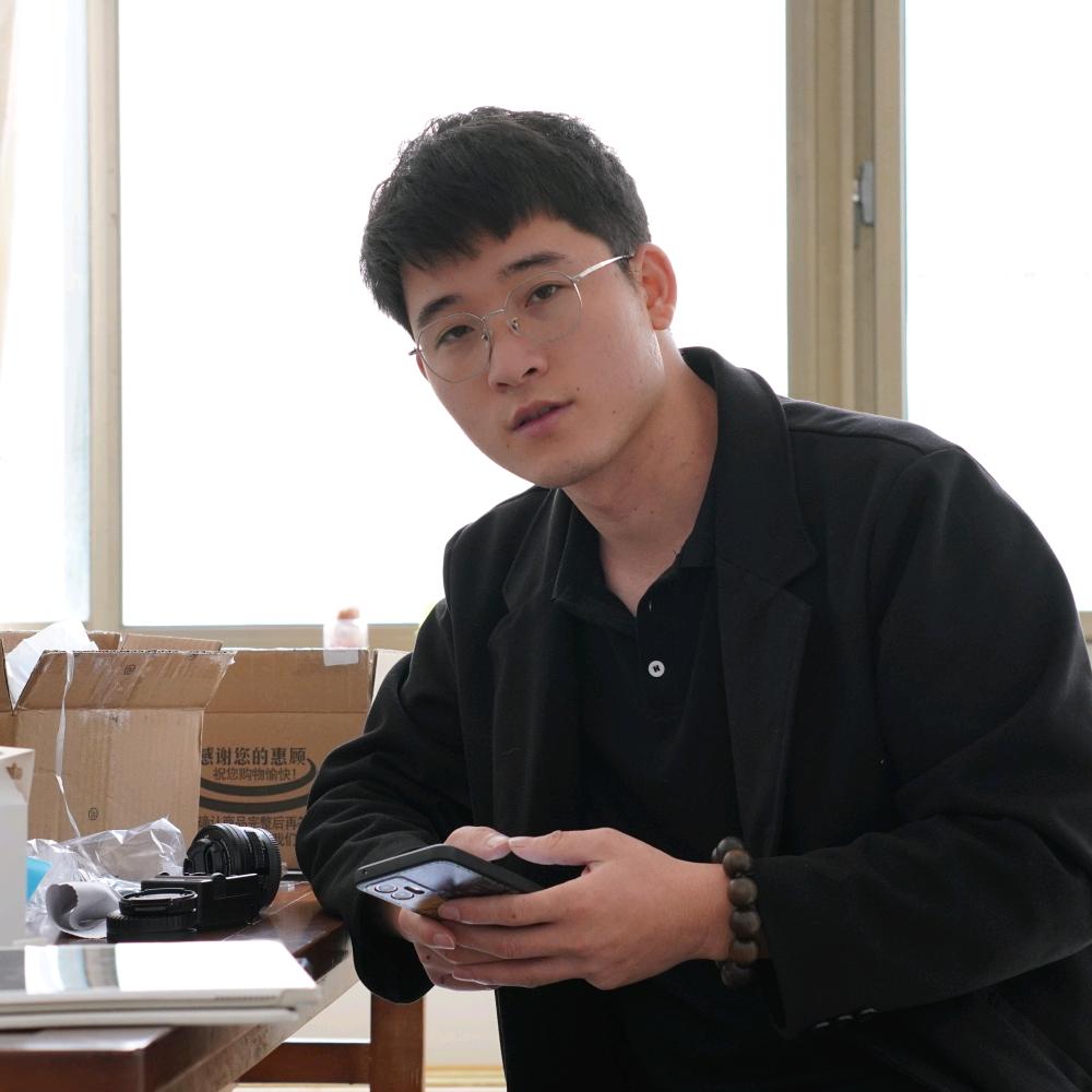 曲靖设计师 戚一