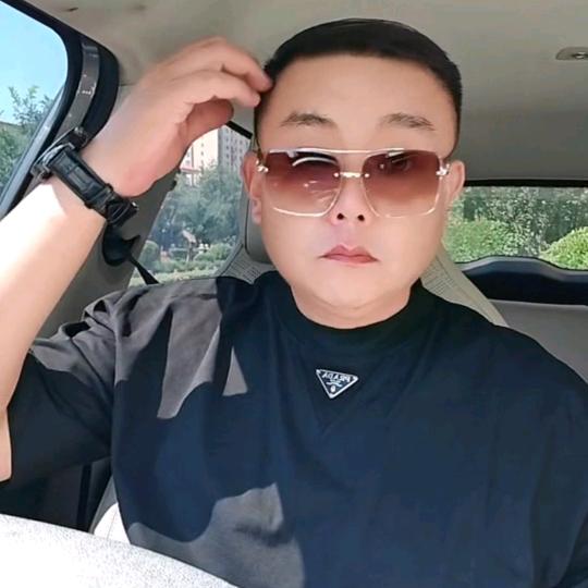 等你赴山海,春风十里等风也等妳