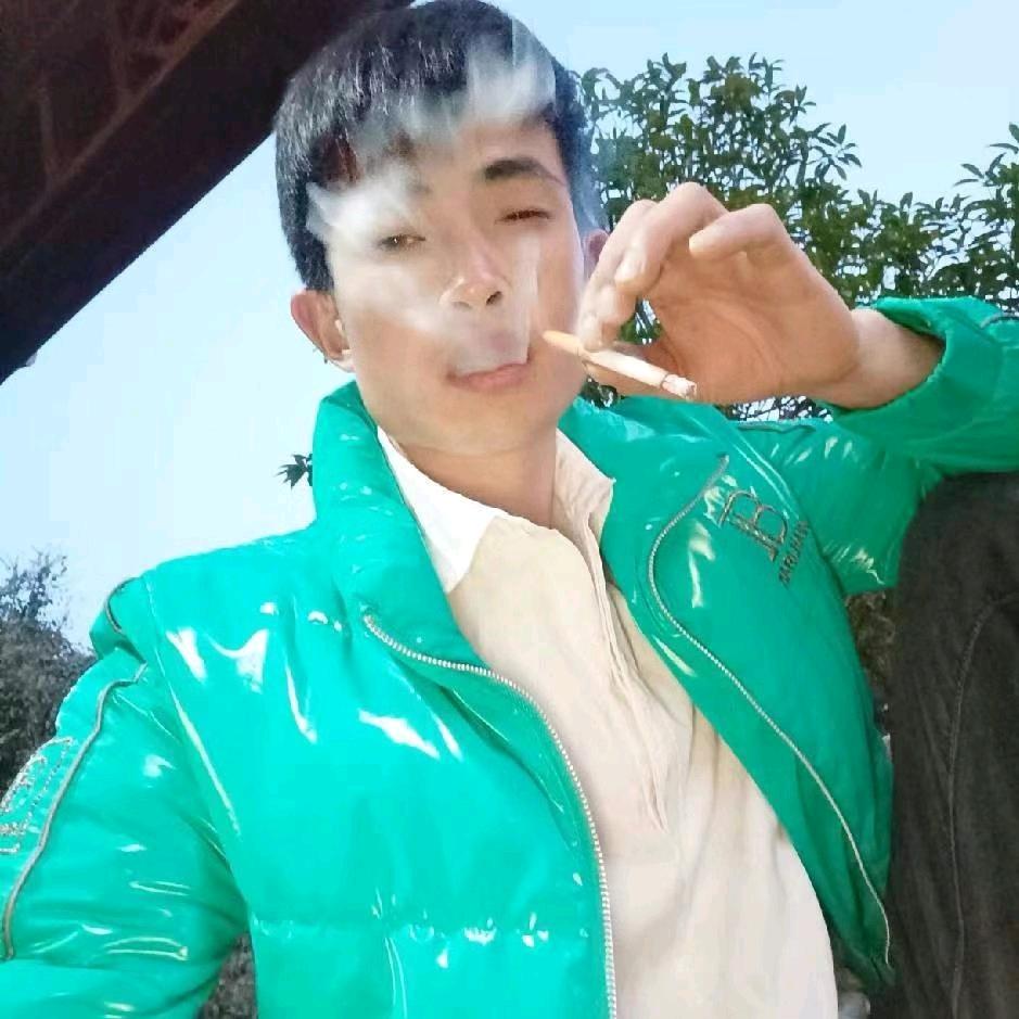 聋子听见哑巴：说瞎子见了鬼