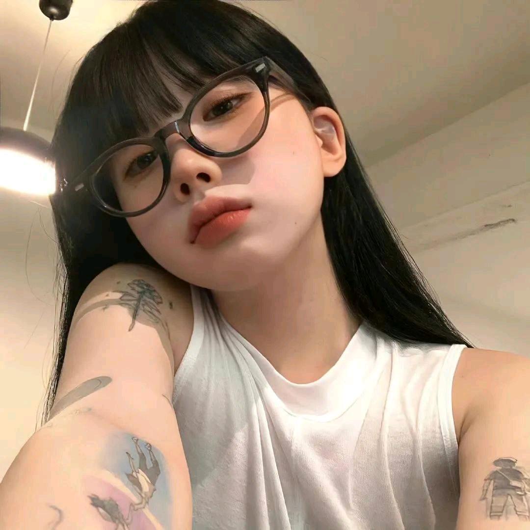👑