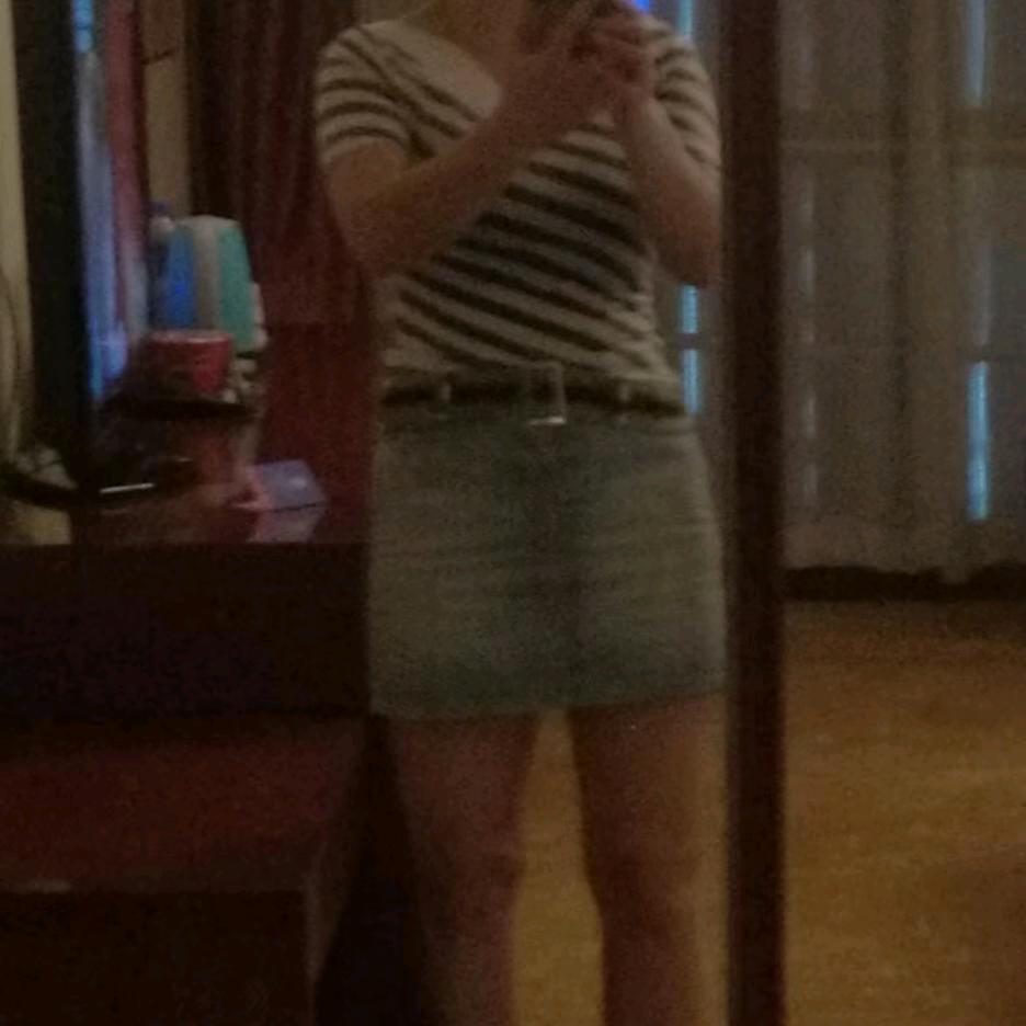 单亲妈妈改衣织补店