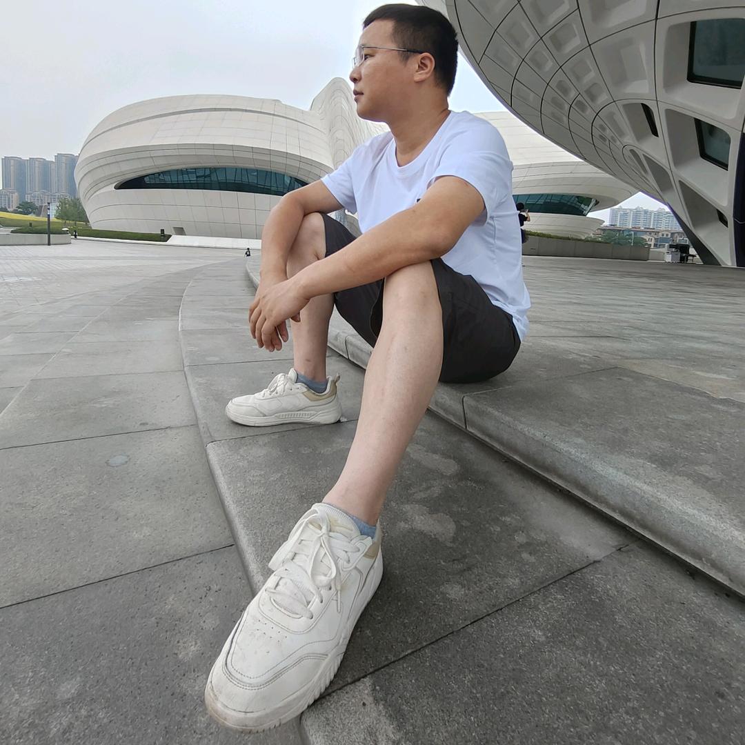 走路太骚会闪腰！