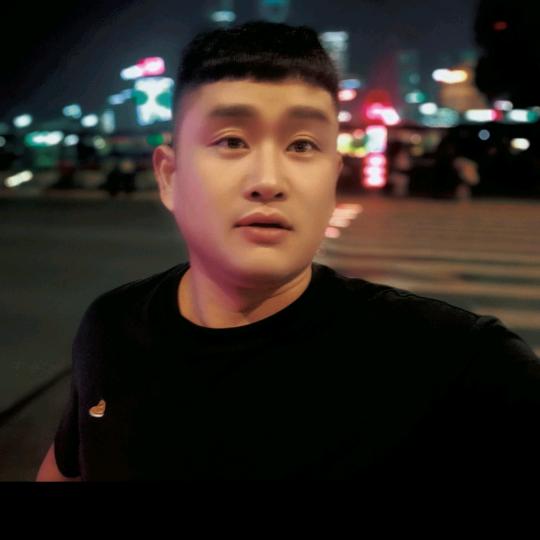 ꧁꫞꯭小এ亮᭄哥ꦿ꯭꫞꧂