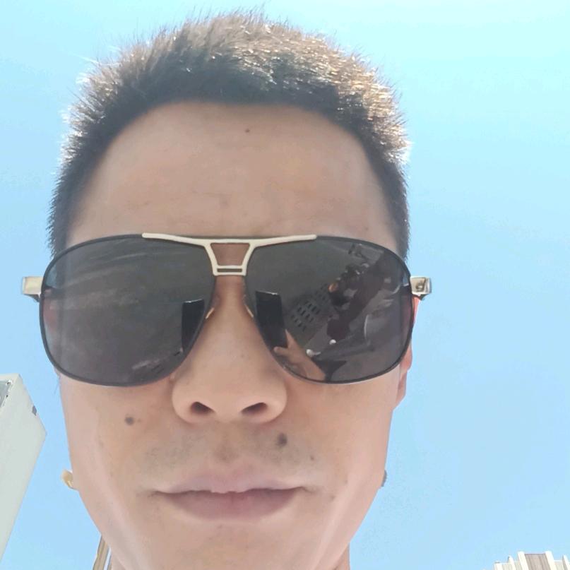 王磊