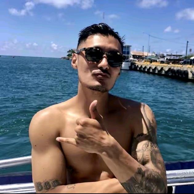 阿酷      🚶‍♂️