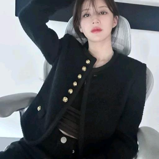 YOUSE右色轻奢女装的