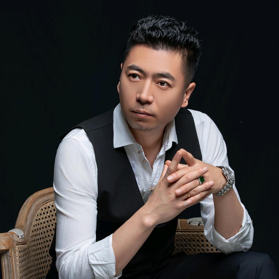 李东辉 一个人熬过