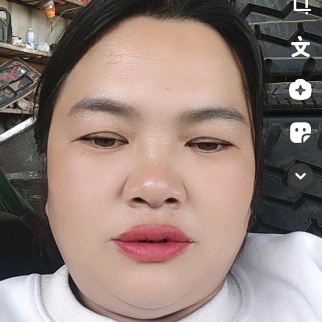 砖瓦汽车修理店