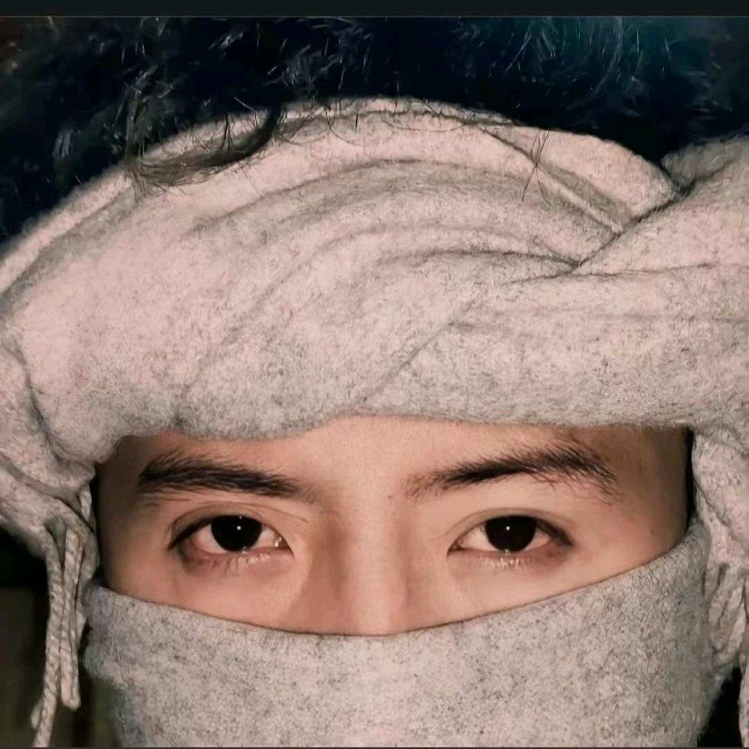 བཙན་པོ་ཕོ་ཉ་😎