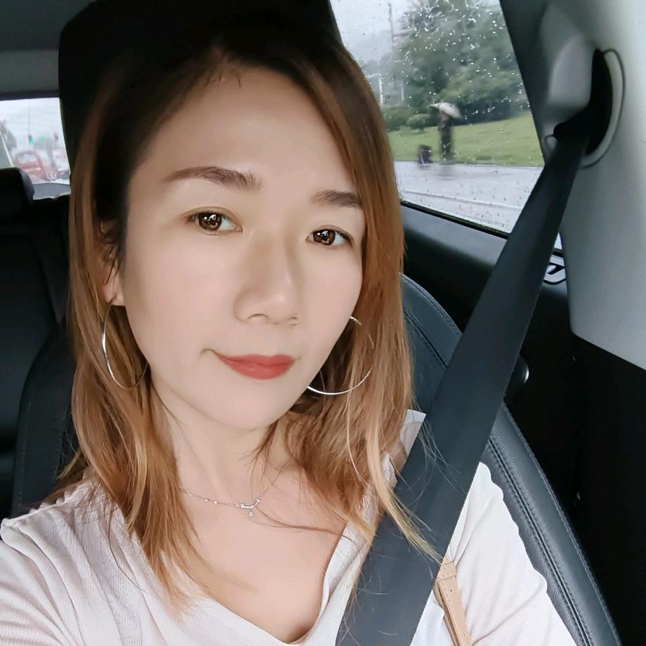 九华山导游施文秀  涵居雅舍名宿