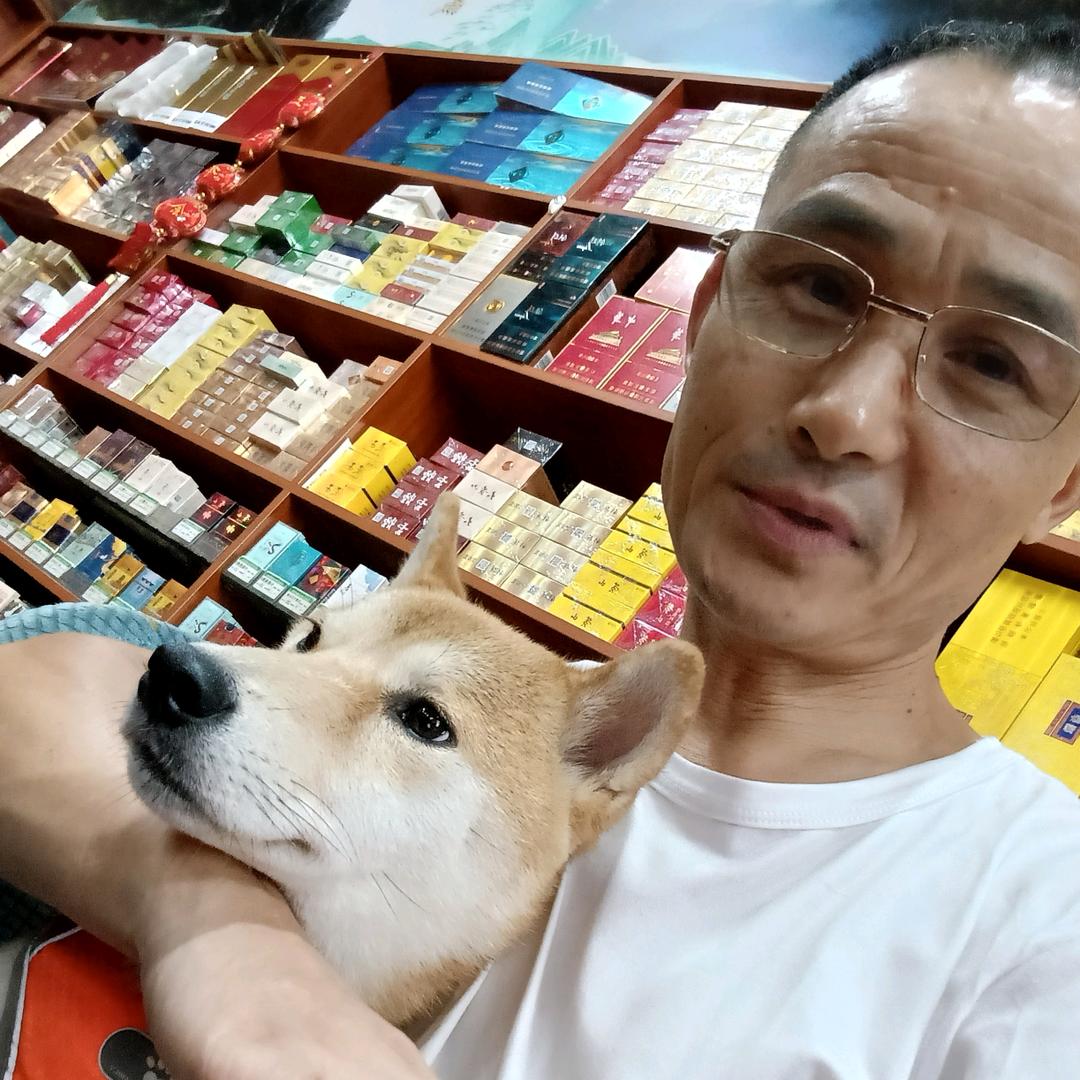 在石板桥开超市的老李