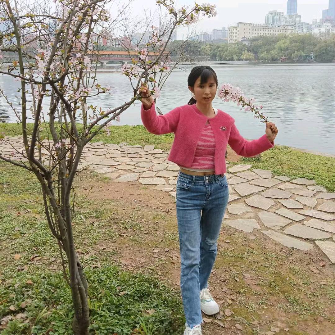 李华