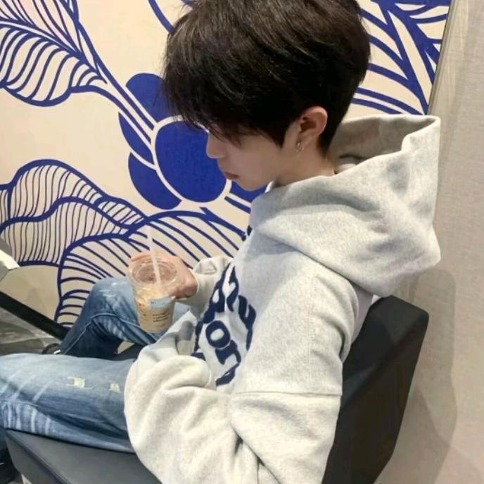 小丑￴￴￴ ￴￴ ￴