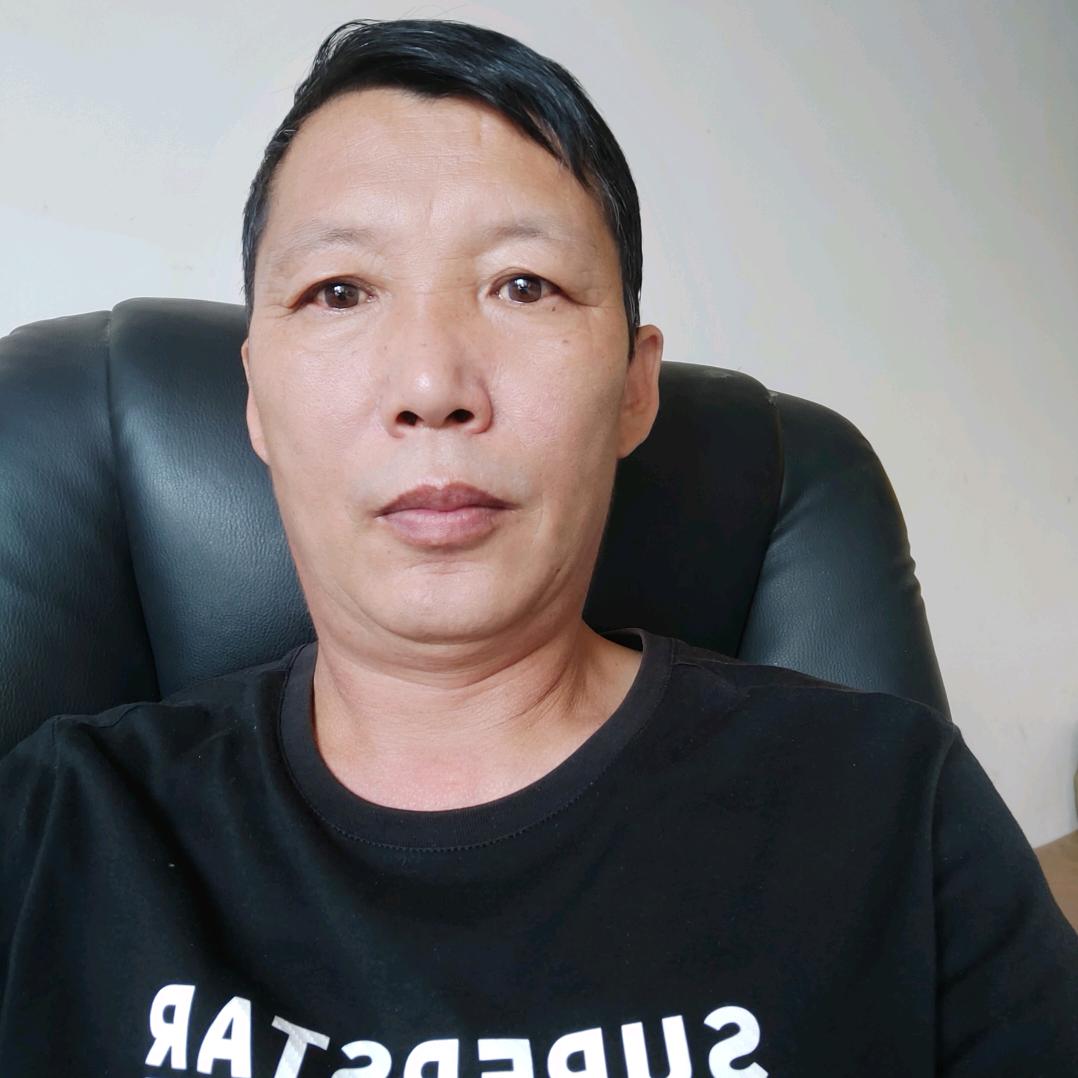 策城:执笔养鸡人