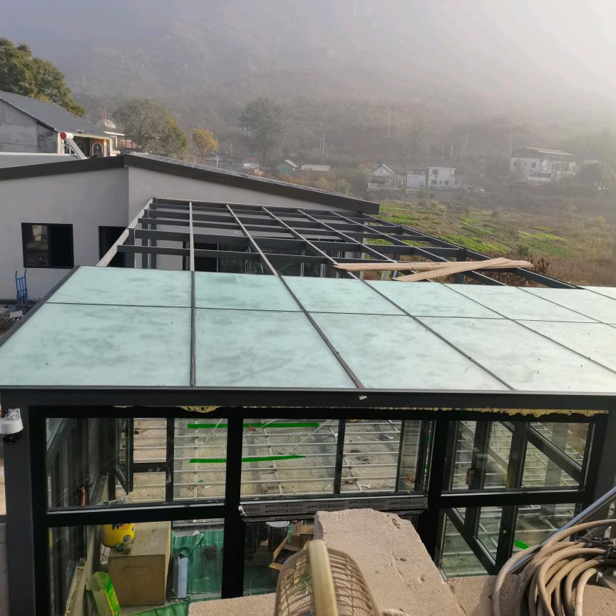 鸿瑞，彩钢、门窗