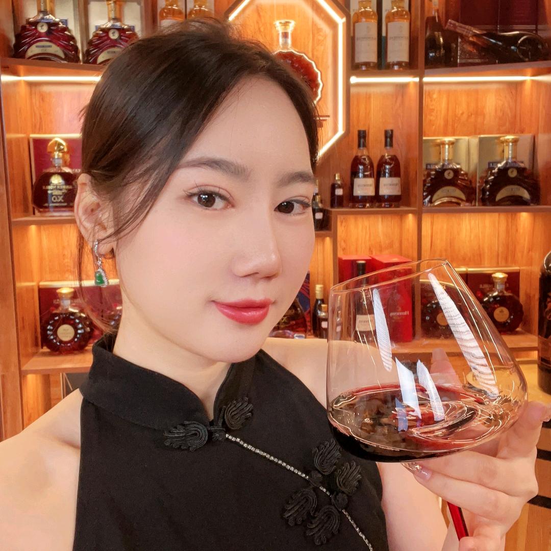 宝儿酒酒