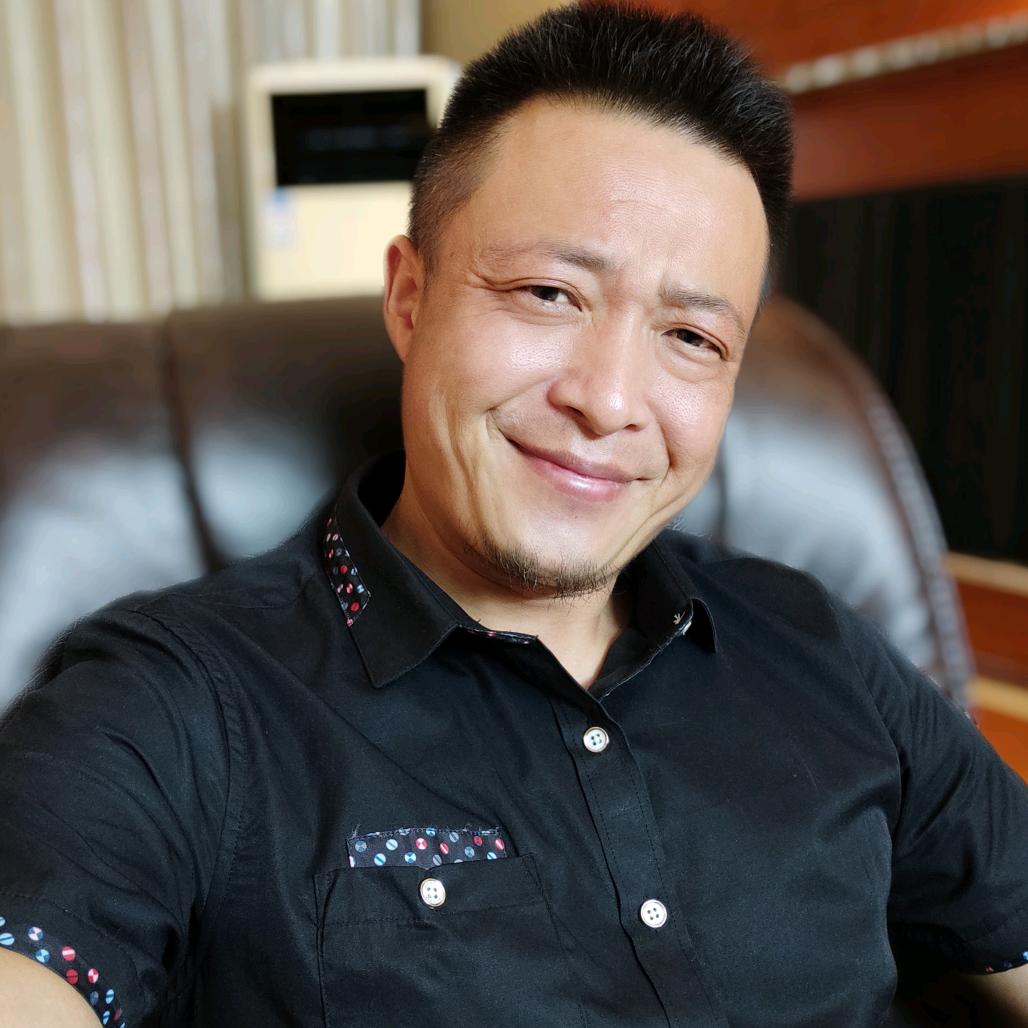 暖哥中年大叔五