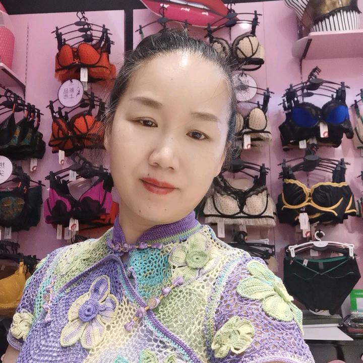 阿勒泰布迪设计内衣