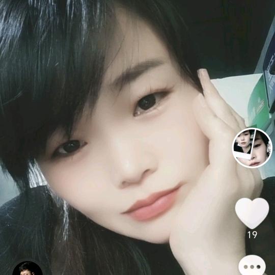 爱笑的玲