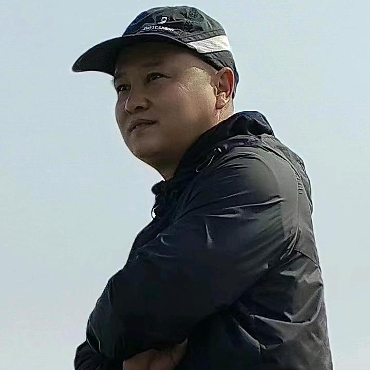 古镇汉子