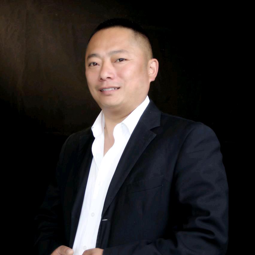 路路通驾校赵校长