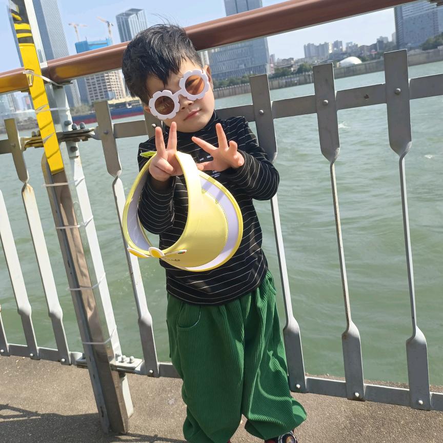 两个宝贝的妈妈