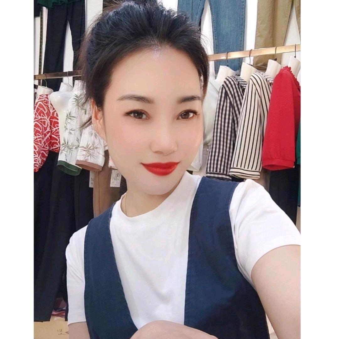 荆门姐妹秀《五里服装店》