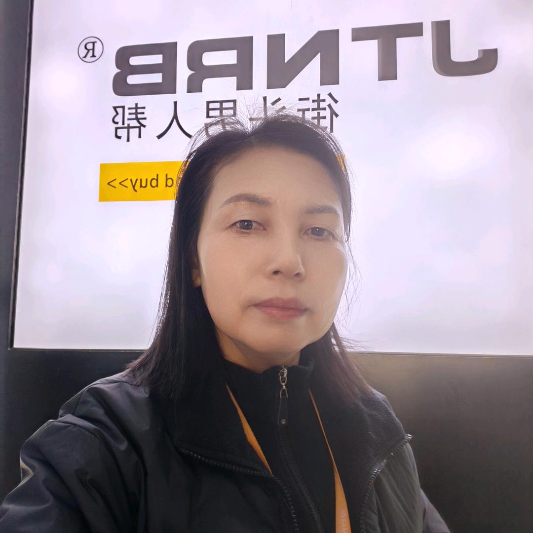 街头男人帮（鲁口店）燕爱飞翔