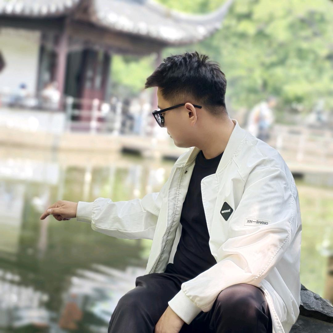 爱遛弯的小马哥