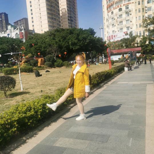 多多买菜 窗外小店